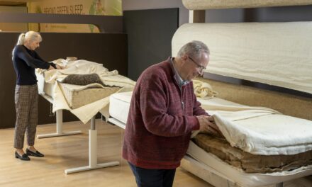 Bedaffair opent eerste reparatie-atelier voor matrassen van natuurlijke materialen