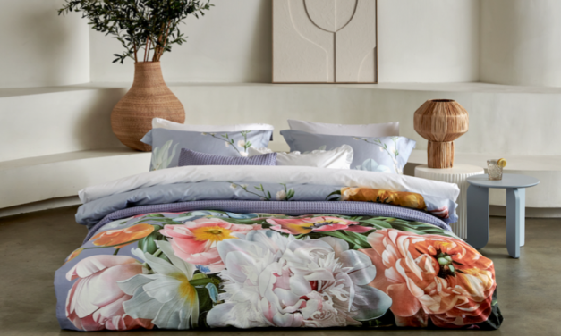 Zomer 2025 in bedtextiel: bloemdessins, grafische prints en lavendelblauw domineren de slaapkamer
