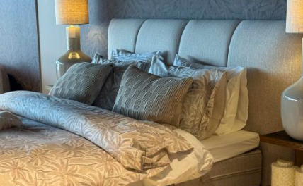 Eerste Riviera Maison Bedden Studio opent bij ondernemers Sanne en Ralph Gasse in Heerlen