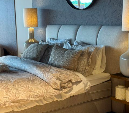 Eerste Riviera Maison Bedden Studio opent bij ondernemers Sanne en Ralph Gasse in Heerlen